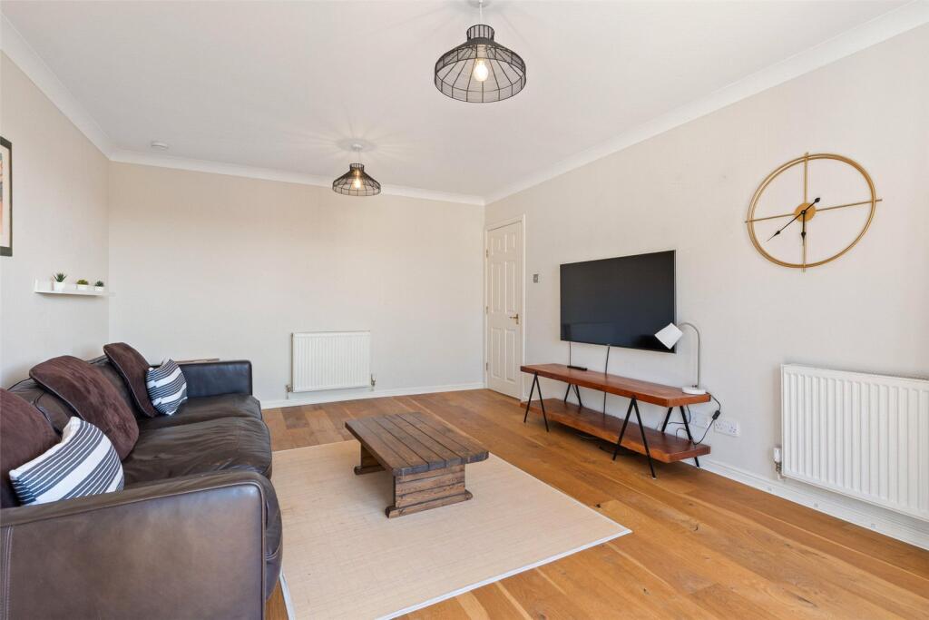 Apartment in Edinburgh, Roseburn - View 3