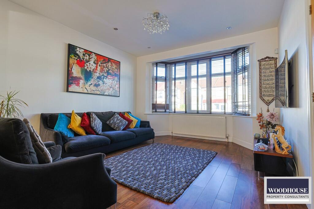 Dorchester Avenue, London, N13 photo 4