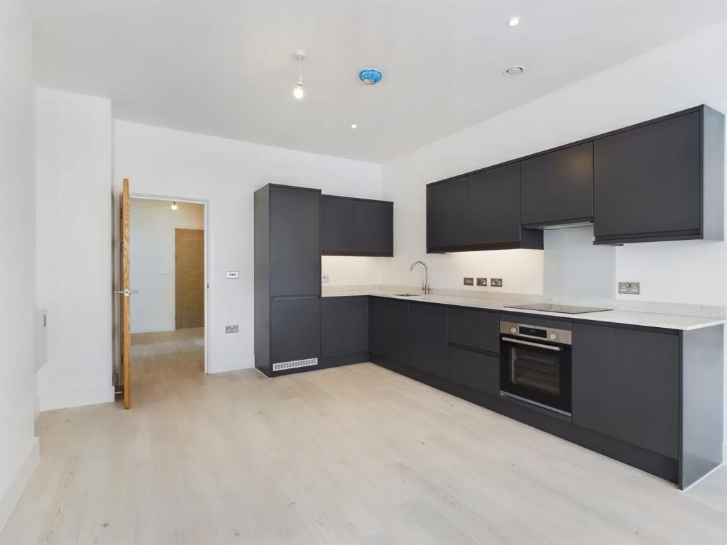 Main image of property: Apartment 5, Rolls Lodge, Birnbeck Road, Weston-super-Mare, BS23