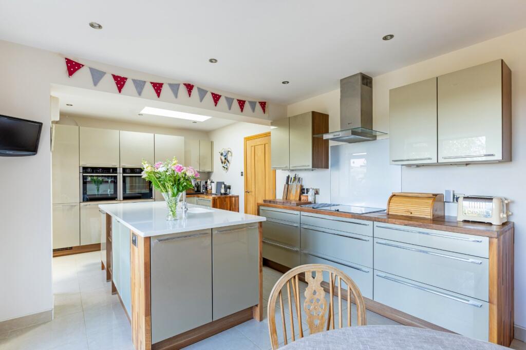 House in Wychavon, Broadway - View 4