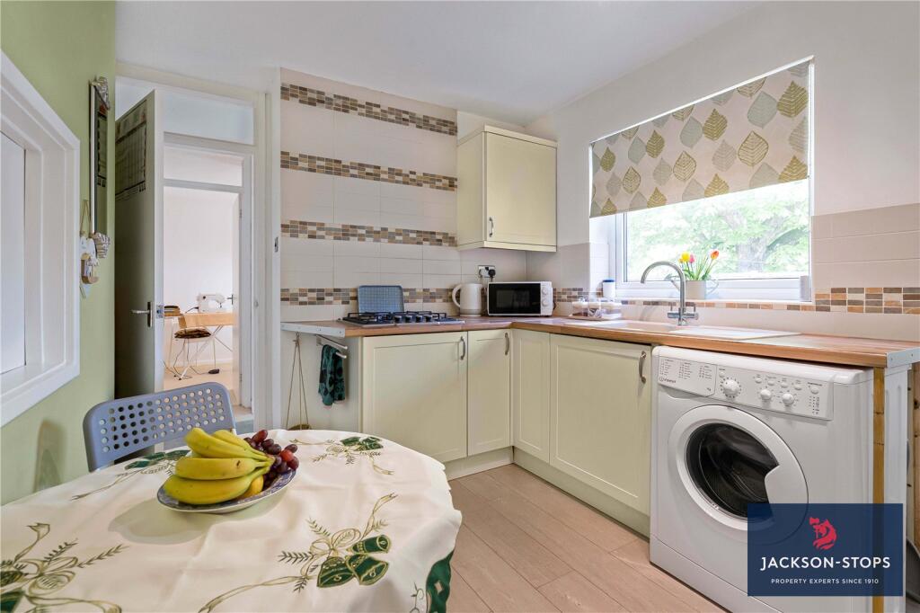 House in West Suffolk, Studlands Park, Newmarket - More