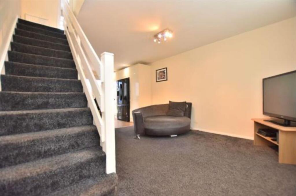53 Station Road, Kings Langley, Hertfordshire, WD4 8RU photo 4