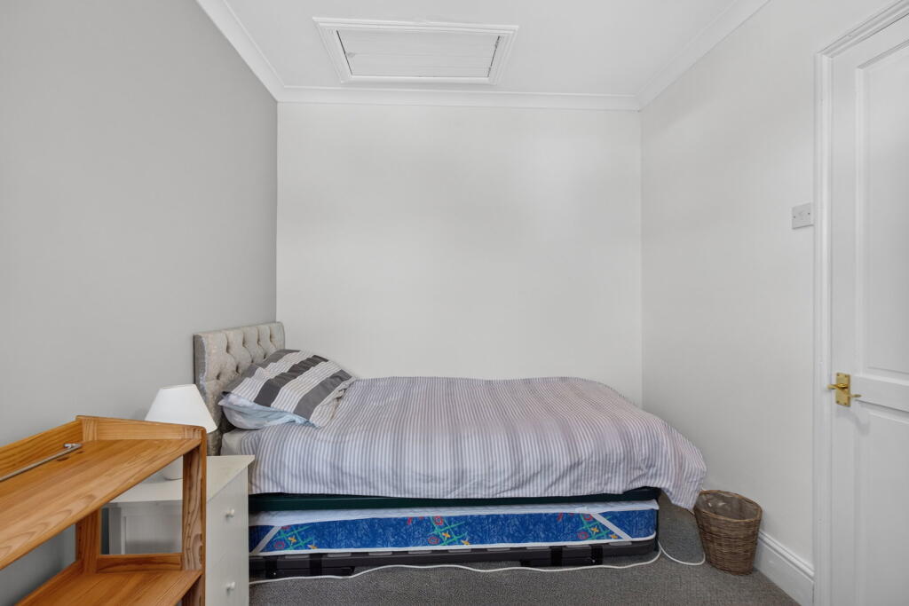 House in Worcester - View 5