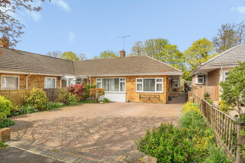 Main image of property: Milton Road, Cowplain, Waterlooville, Hampshire, PO8