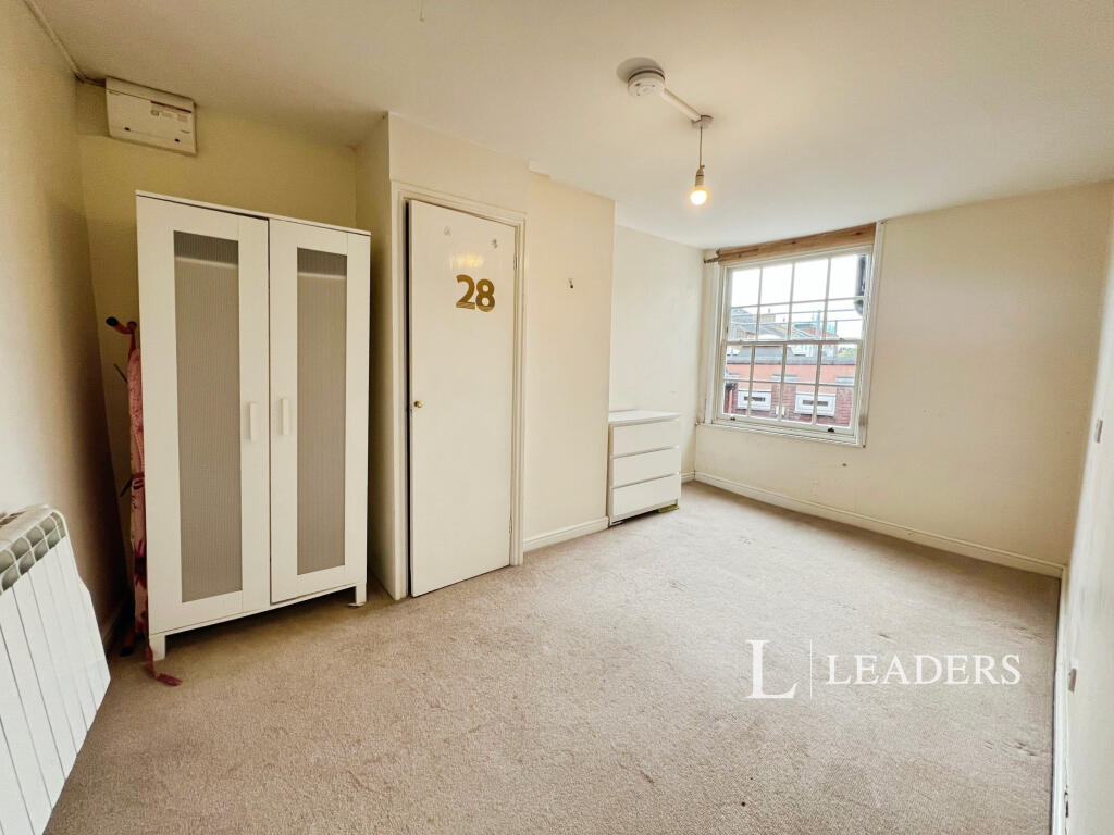 Apartment in Buckingham, Buckinghamshire - More