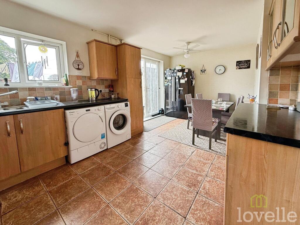 House in Lincoln - View 5
