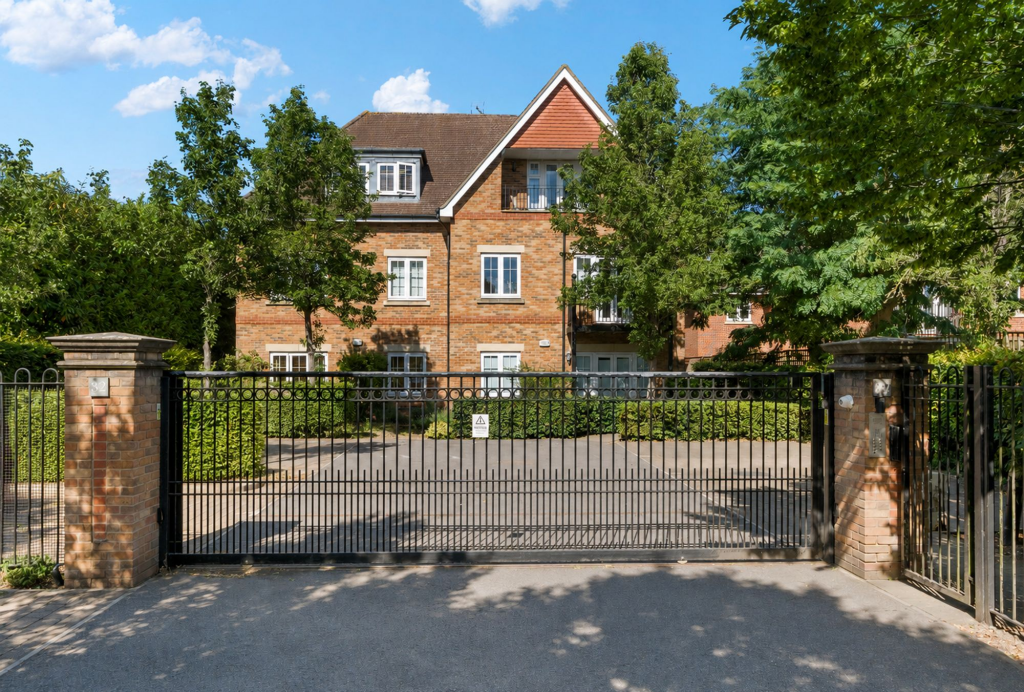 Main image of property: Between Streets, Cobham, KT11
