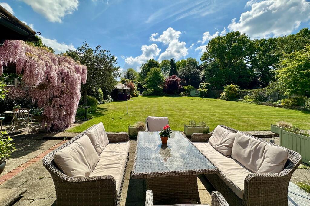 Main image of property: Chiltern Hills Road, Beaconsfield, HP9