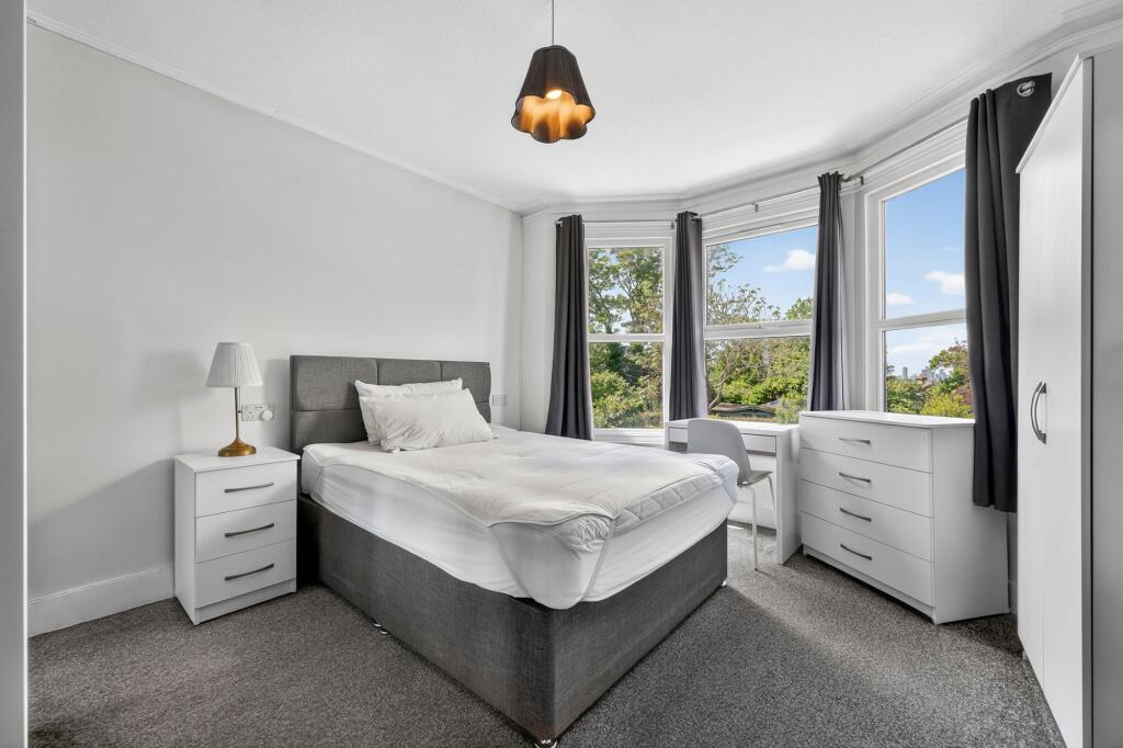 House in London, Telegraph Hill, New Cross Gate - More