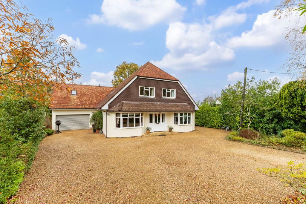 Main image of property: The Shrave, Four Marks, GU34