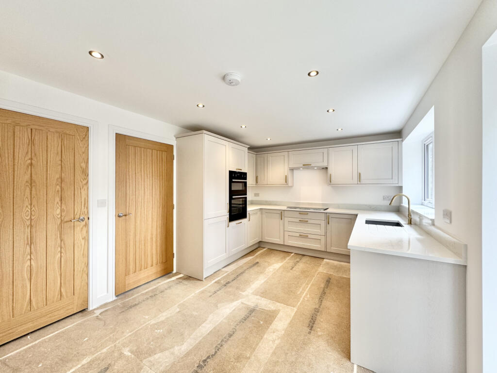 House in Wakefield - View 3