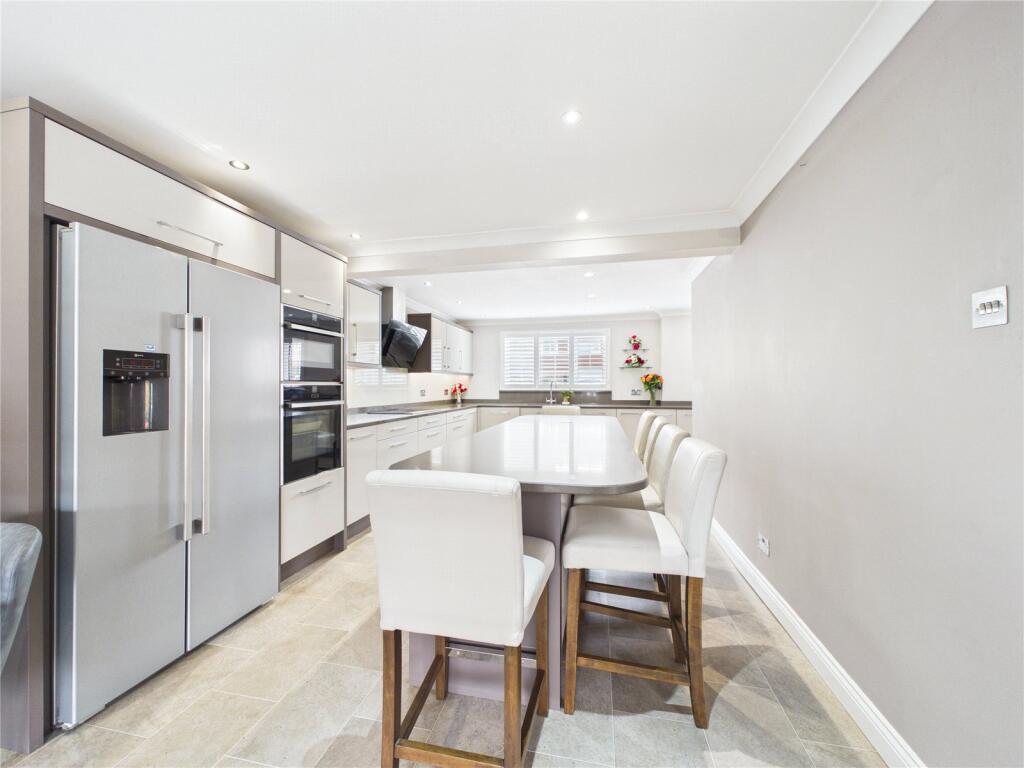 House in Basingstoke and Deane, Viables - More