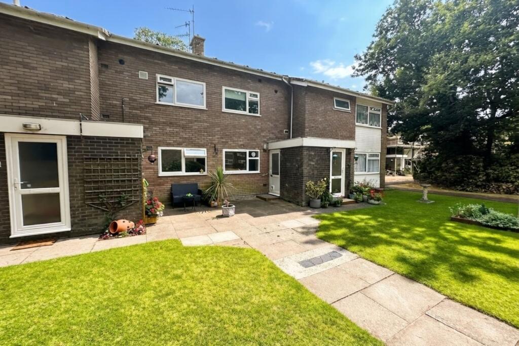 Main image of property: Hoburne Gardens, Highcliffe, Dorset. BH23 4PP