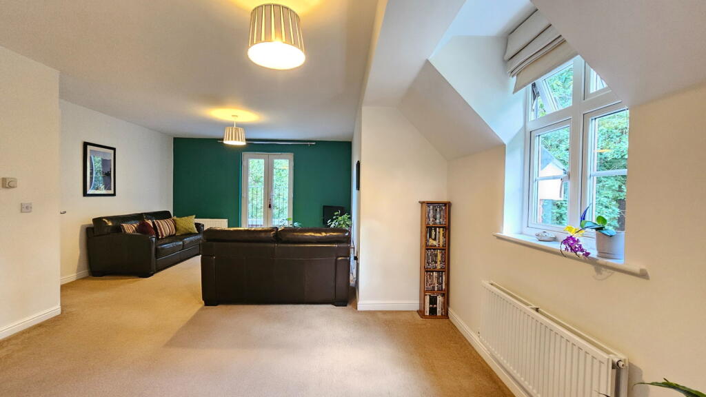 Apartment in Reading - View 5