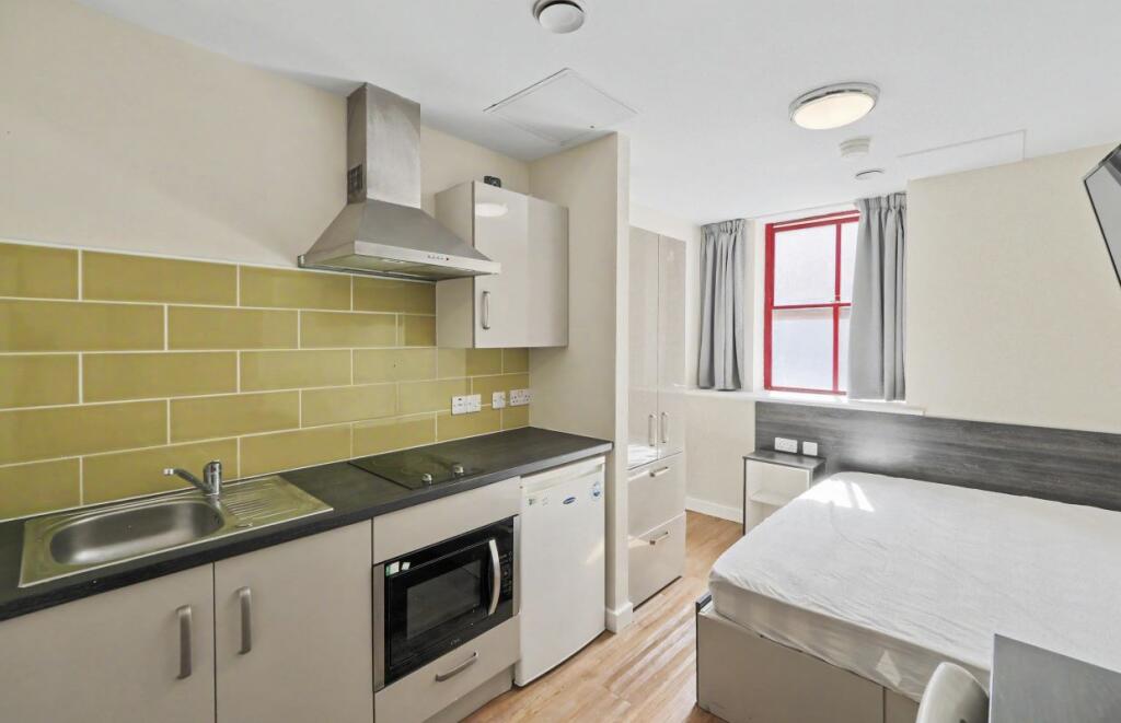 Apartment in Nottingham, Nottinghamshire - View 3