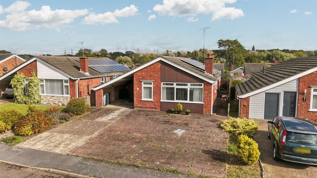 3-bed detached on Lacon Road, Bramford, Ipswich, £325,000