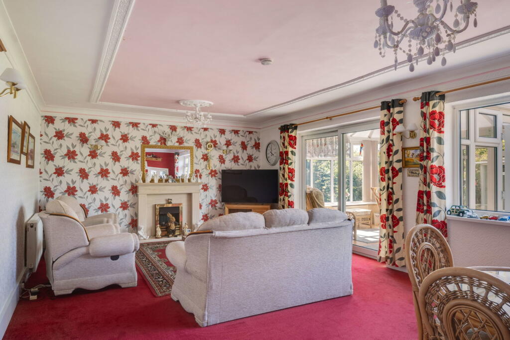 Morven Avenue, Hazel Grove, Stockport, SK7 4QB photo 4
