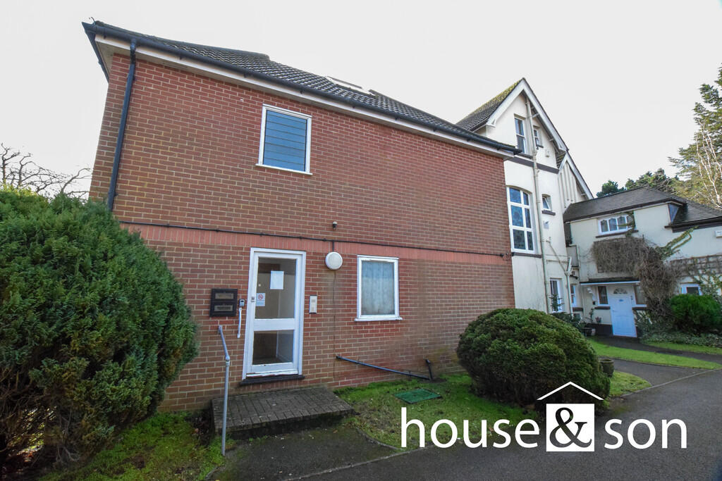 Main image of property: Cavendish Manor, 10 Cavendish Road