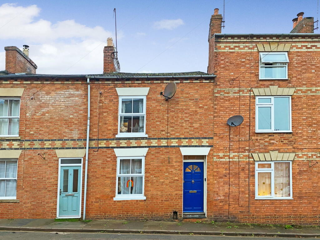 Main image of property: Marlborough Place,Banbury,OX16 5DA