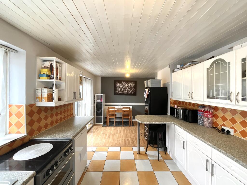 House in Nottingham, Nottinghamshire - View 3