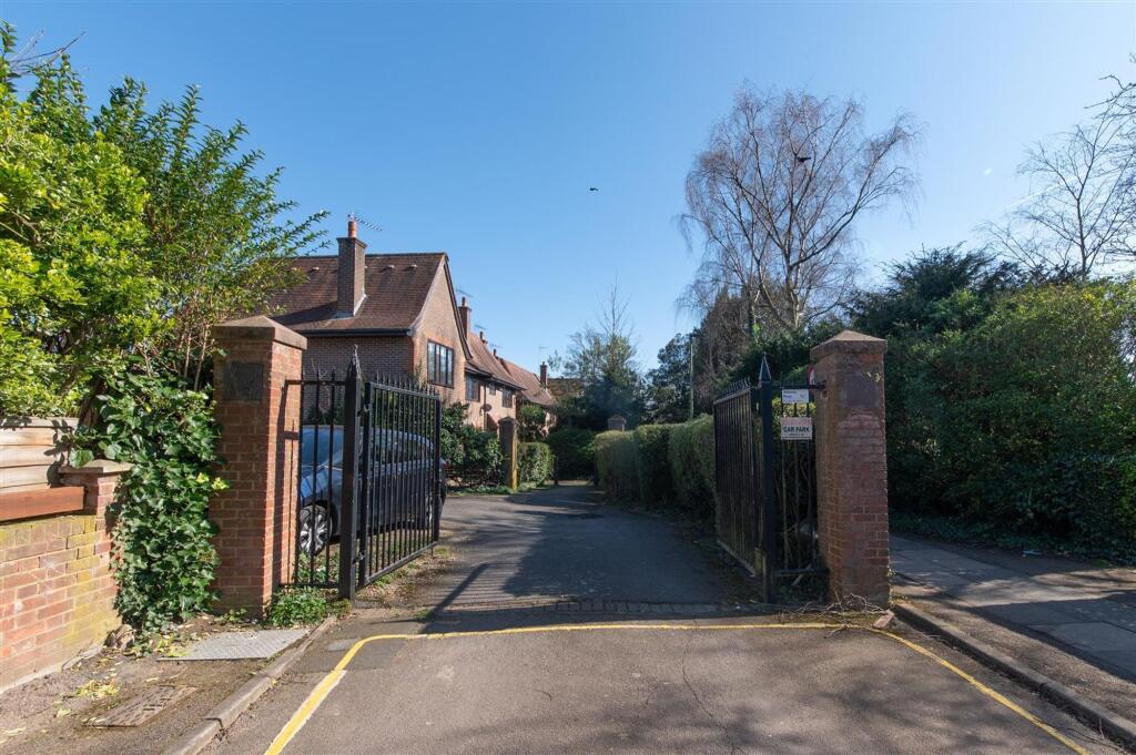 3-bed terraced on The Causeway, London, N2, £650,000