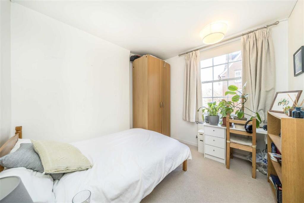 Apartment in London - More