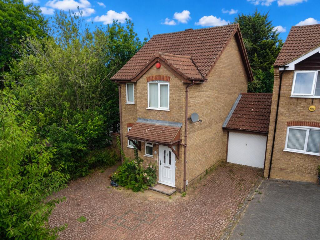 Main image of property: Benington Close, Luton, Bedfordshire, LU2