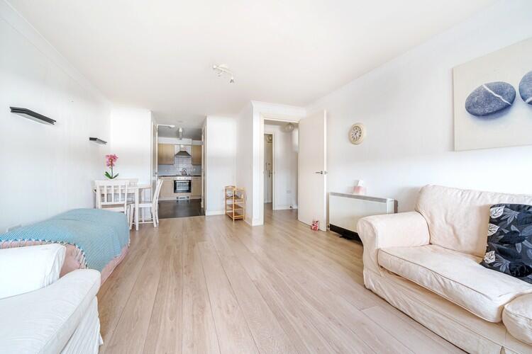 Apartment in London - View 4