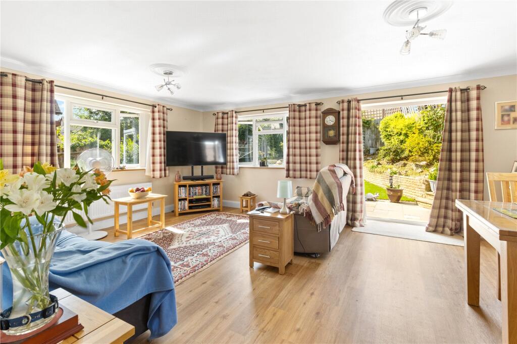 New Road, Ridgewood, Uckfield, East Sussex, TN22 photo 3