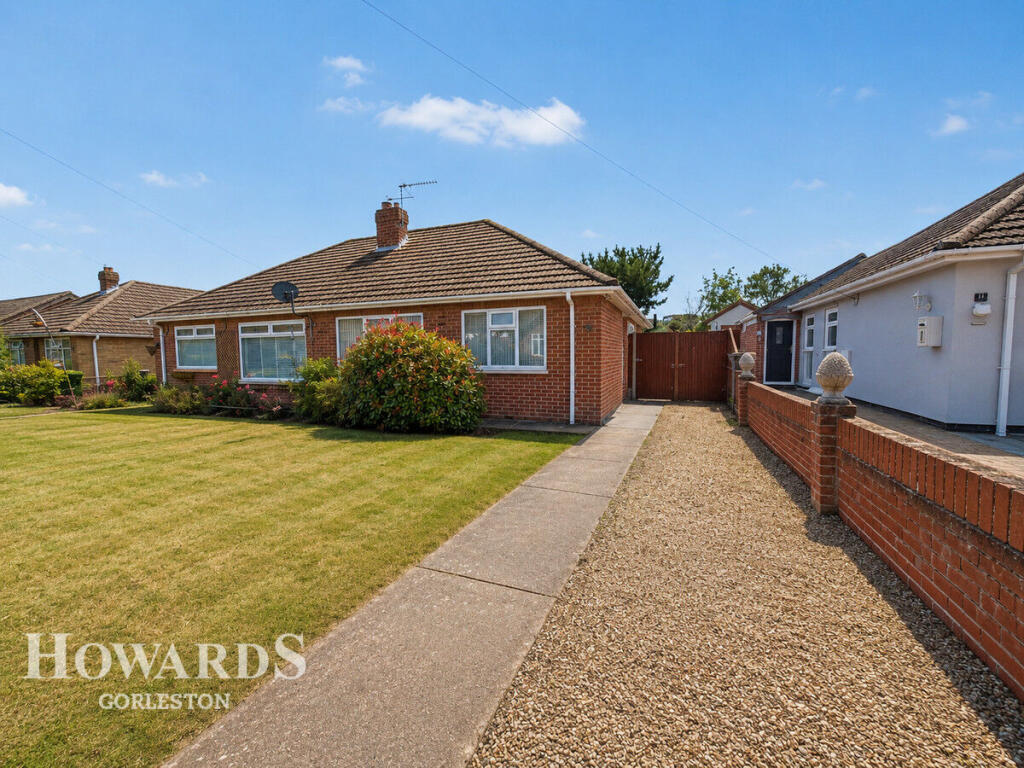 2-bed semi-detached on Sycamore Avenue, Bradwell, £200,000