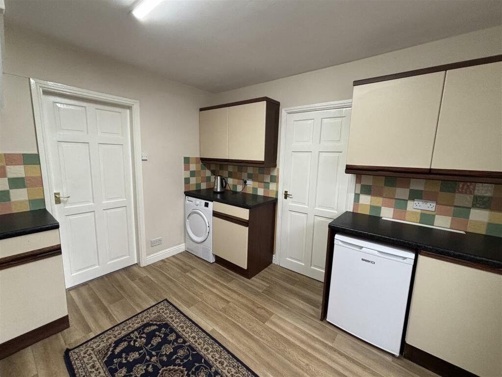 Broadley Crescent, Louth, LN11 photo 3
