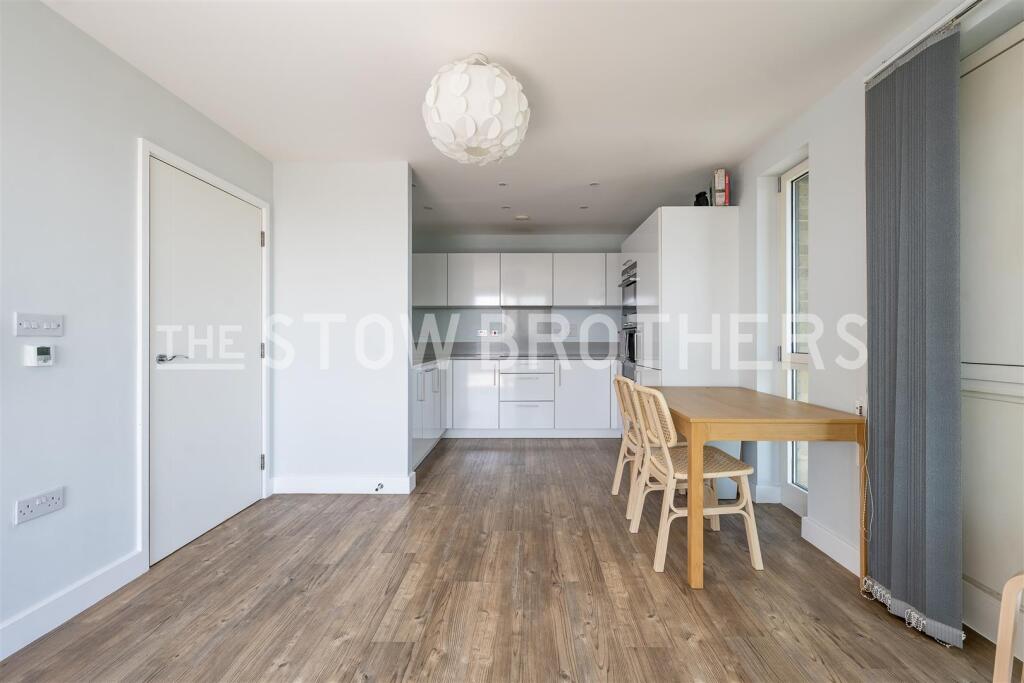 Apartment in London - More