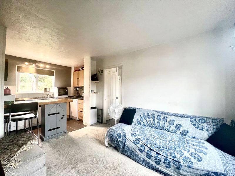Apartment in Calne, Quemerford - More