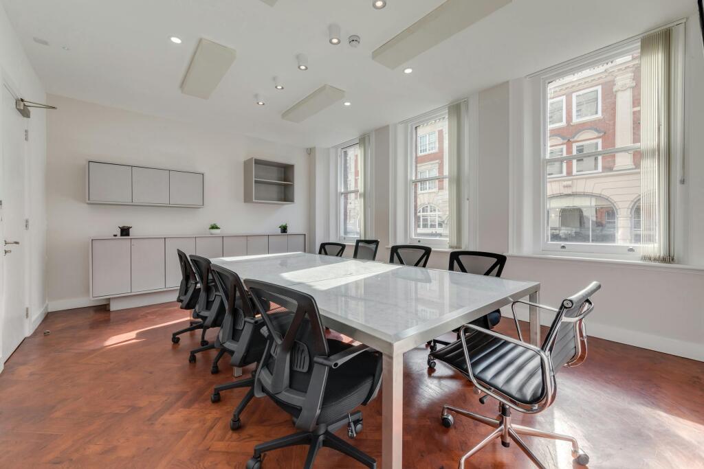 OFFICE 2.jpg