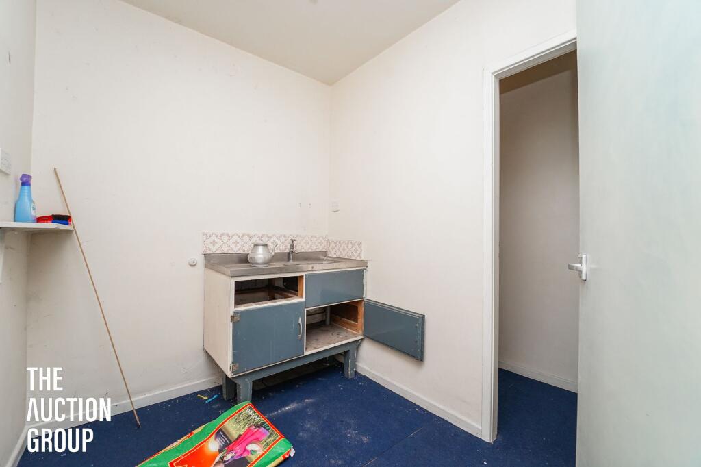 Warwick Street, Haslingden, BB4 - View 5