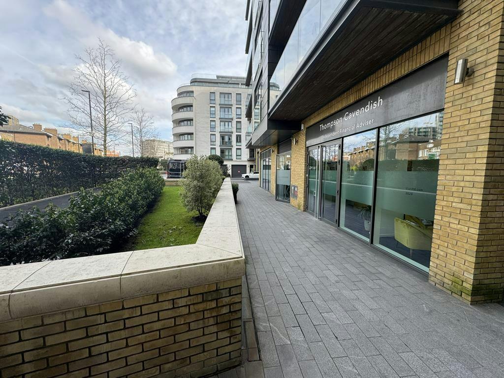Kew Bridge Unit 2 Brentford 1.jpg