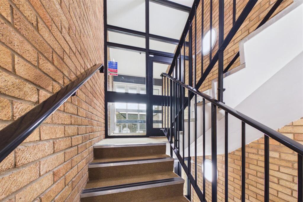 Apartment in Weston-super-Mare, Cliftonville - View 5