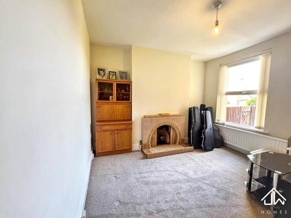House in Blackwood, Caerphilly - More