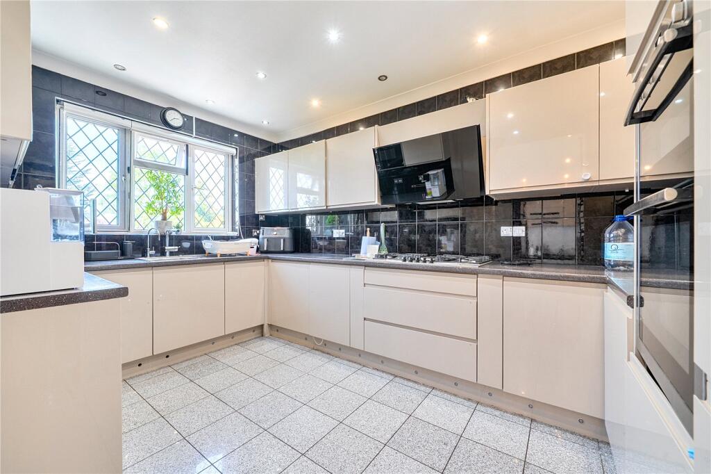 House in London - View 5