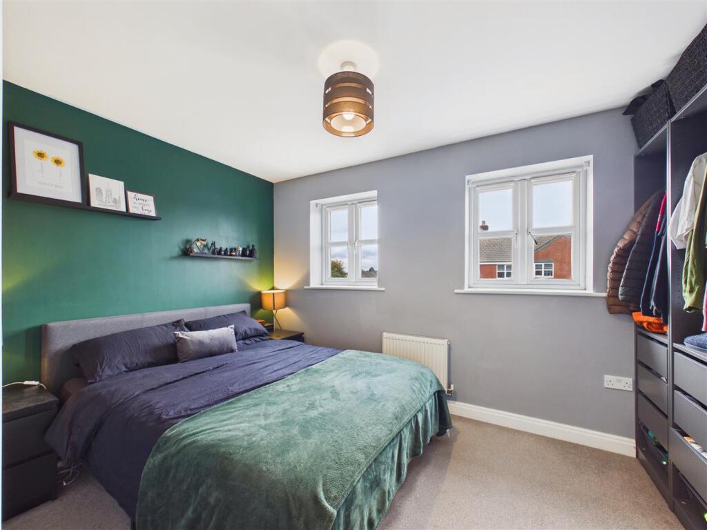 House in Hull - View 5