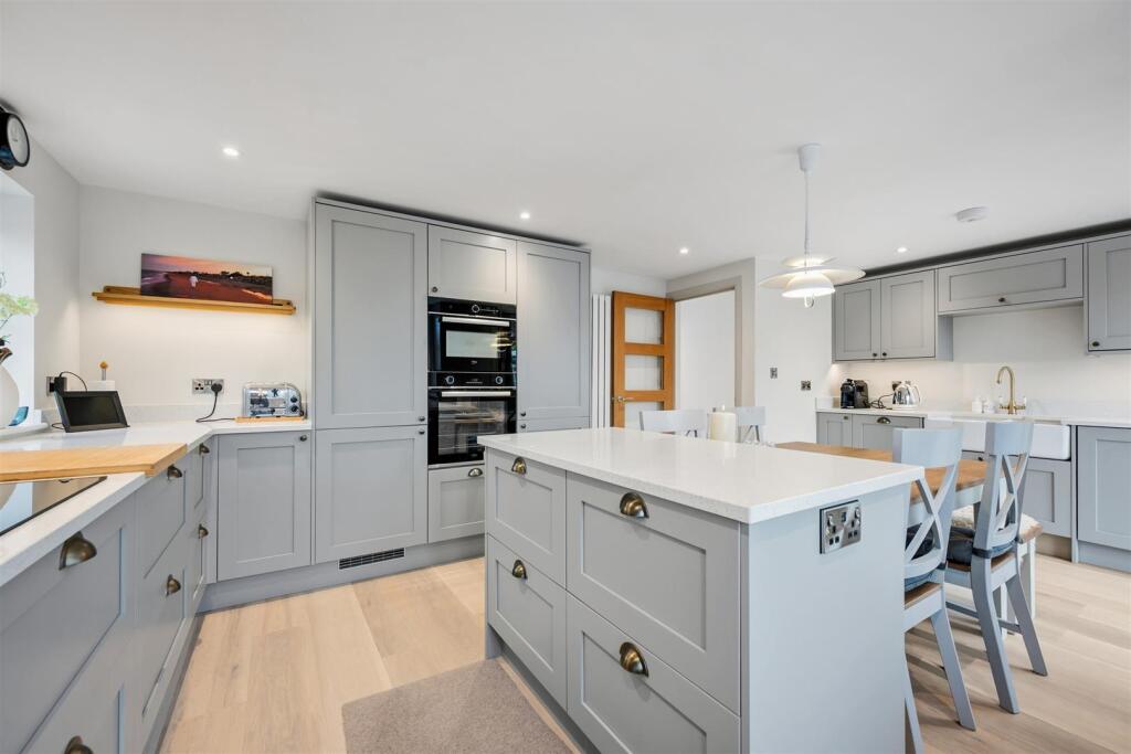 House in Derbyshire Dales, Bakewell - View 5