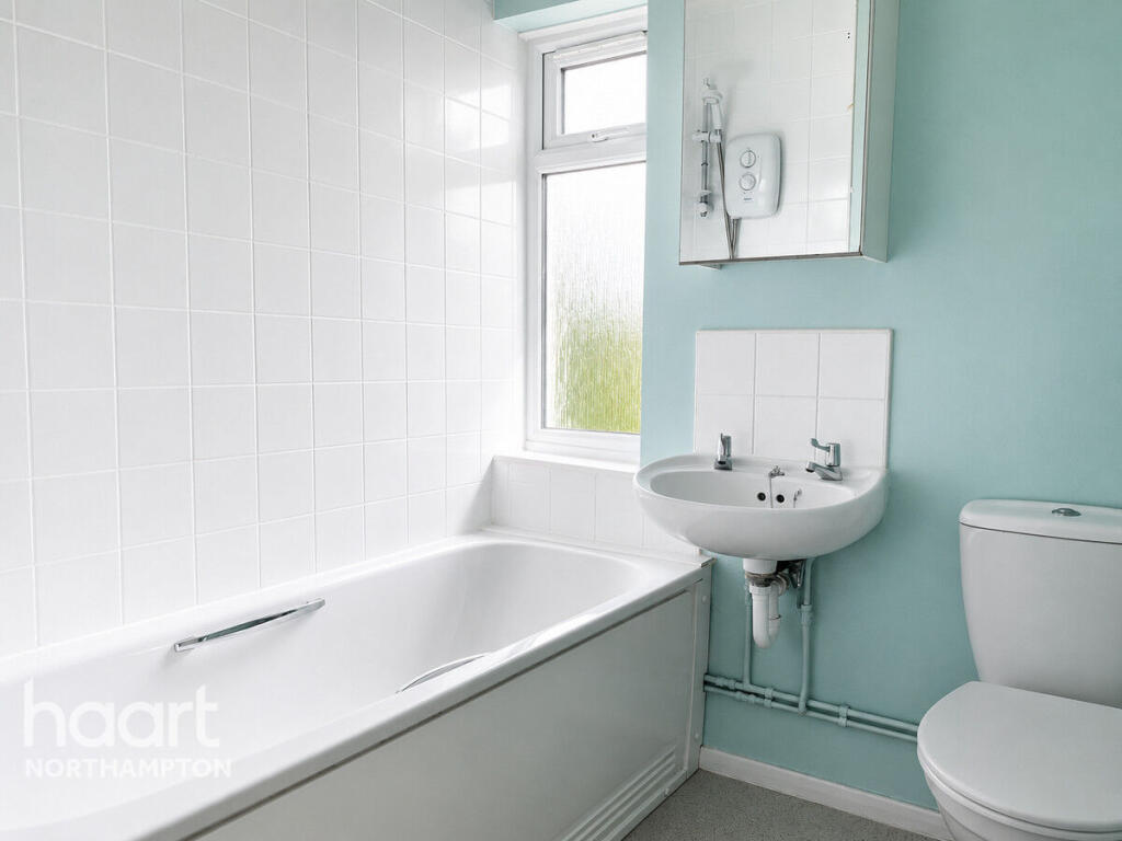 Apartment in Northampton - View 4