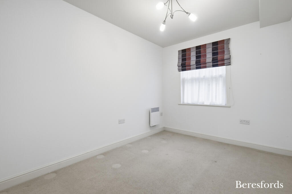 Apartment in Basildon, Billericay - More