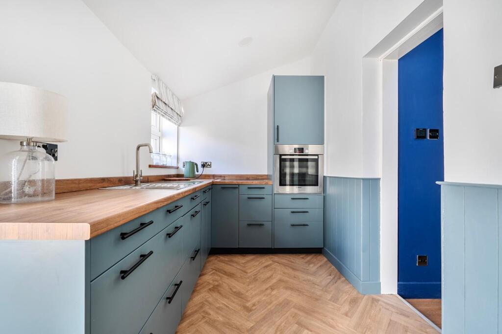 House in Portsmouth, Fratton - More