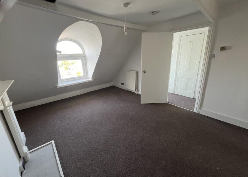 Apartment in Tonbridge - View 2