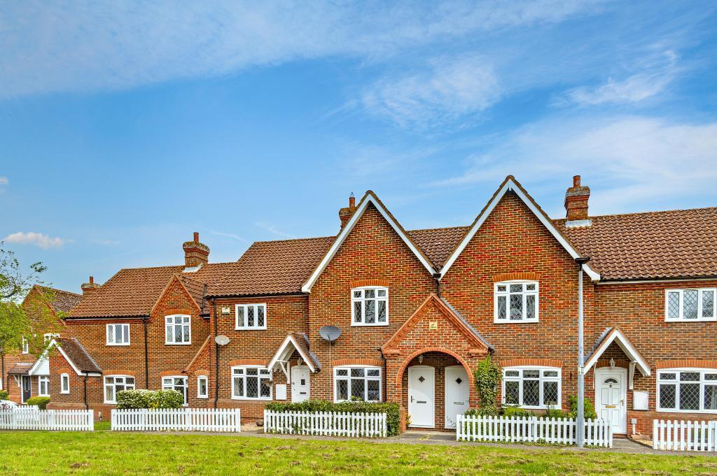 Main image of property: Grange Close, Oakley, Beds, MK43 7TE