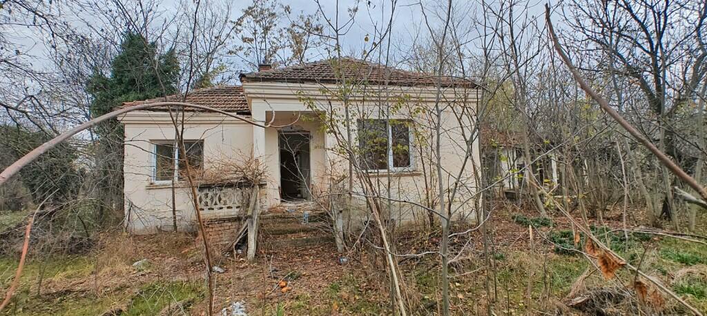 Main image of property: Lom, Montana