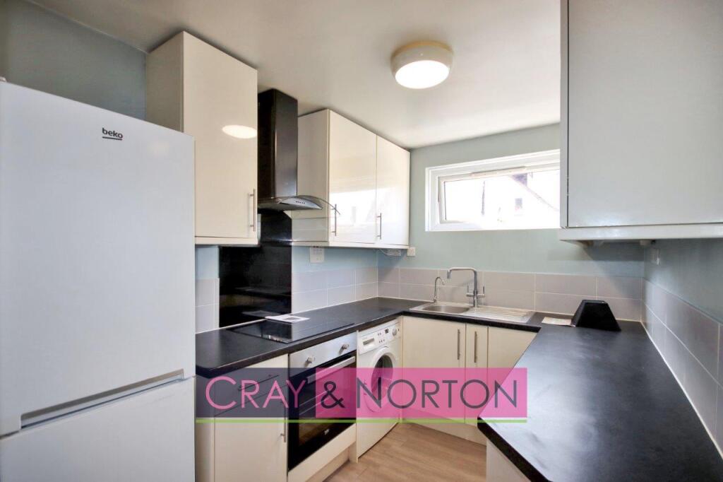 Apartment in Croydon - View 3