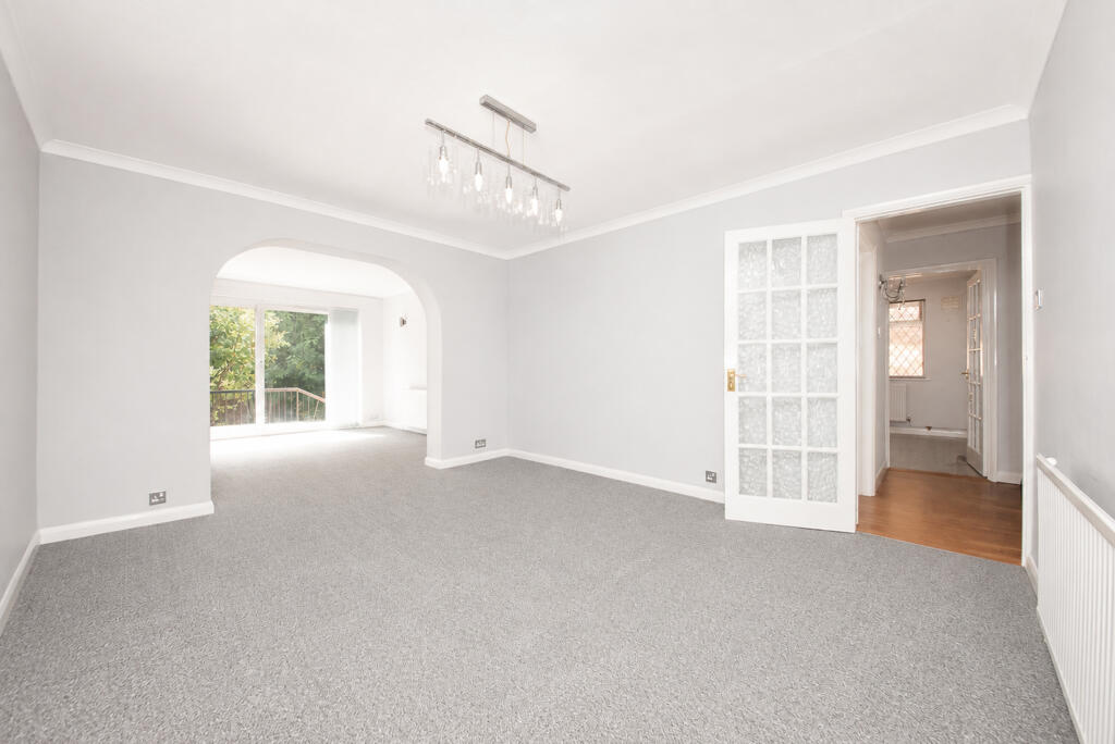 House in Slough - View 4