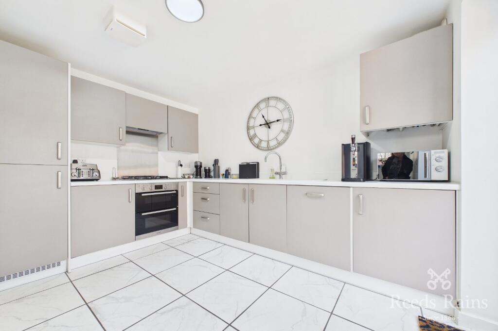 Haigh Moor Way, Allerton Bywater, Castleford, West Yorkshire, WF10 photo 4